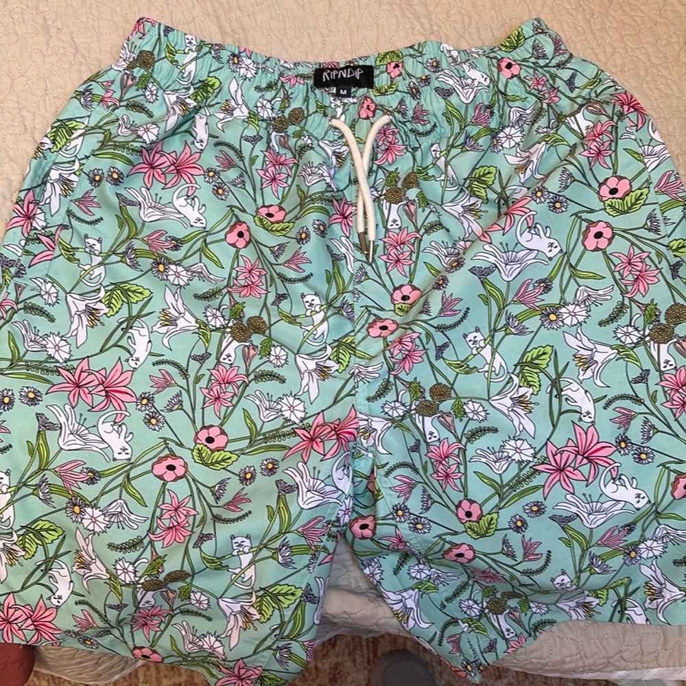 Men’s swim shorts